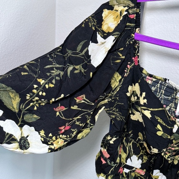 H&M Floral Off Shoulder Crop Top Black Puff Sleeve Blouse - Picture 5 of 8
